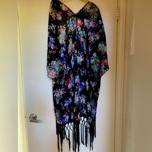 Charlotte Russe Sheer Pancho Style Wrap Size 3X